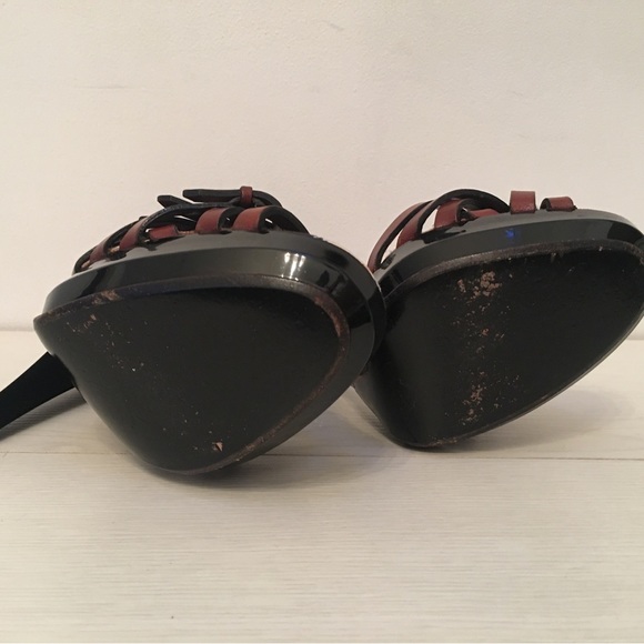 Burberry Heels - Picture 5 of 14